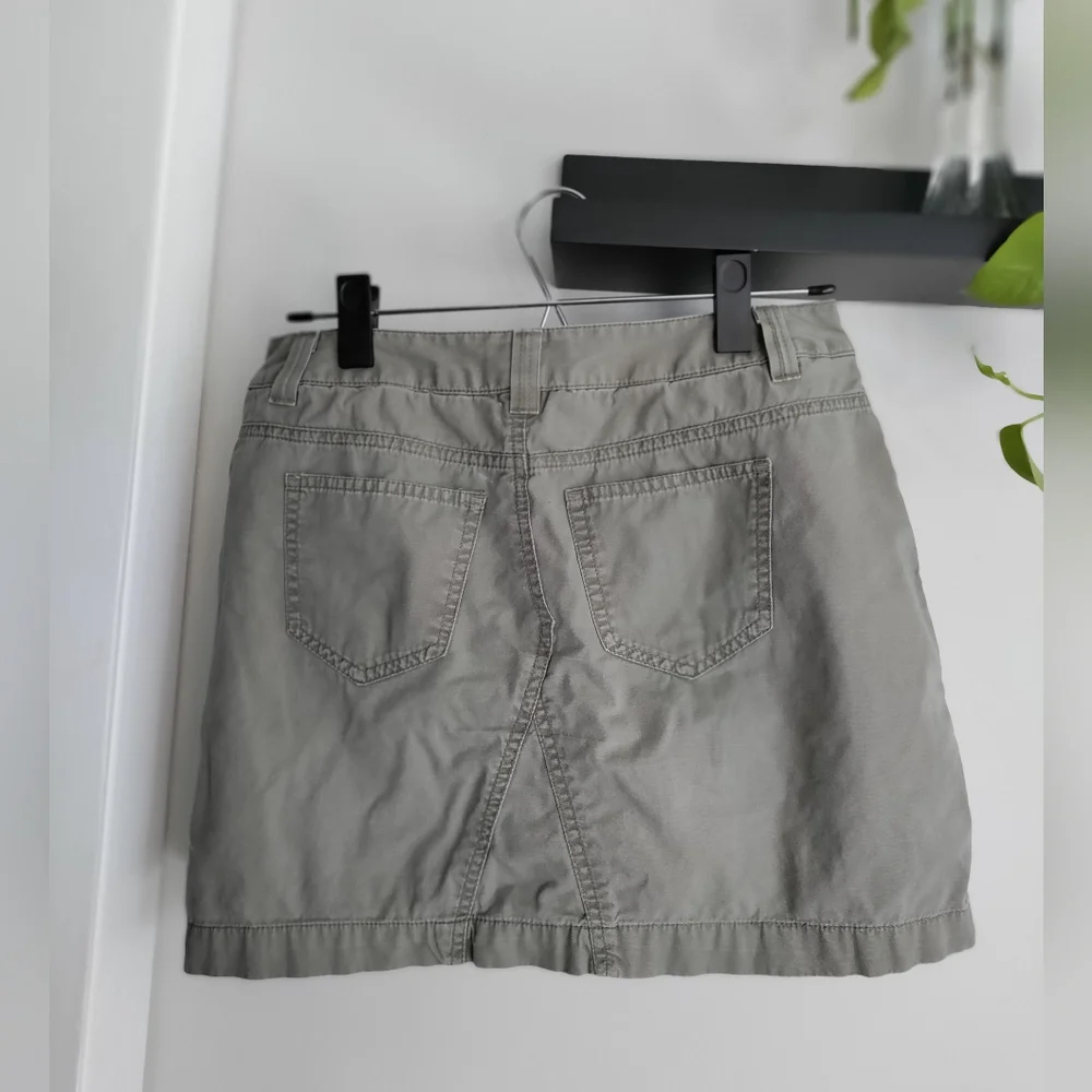 Sonoma skirt w/shorts. Embroidery. Five pockets. Olive green. 15" Cotton. - Picture 4 of 4